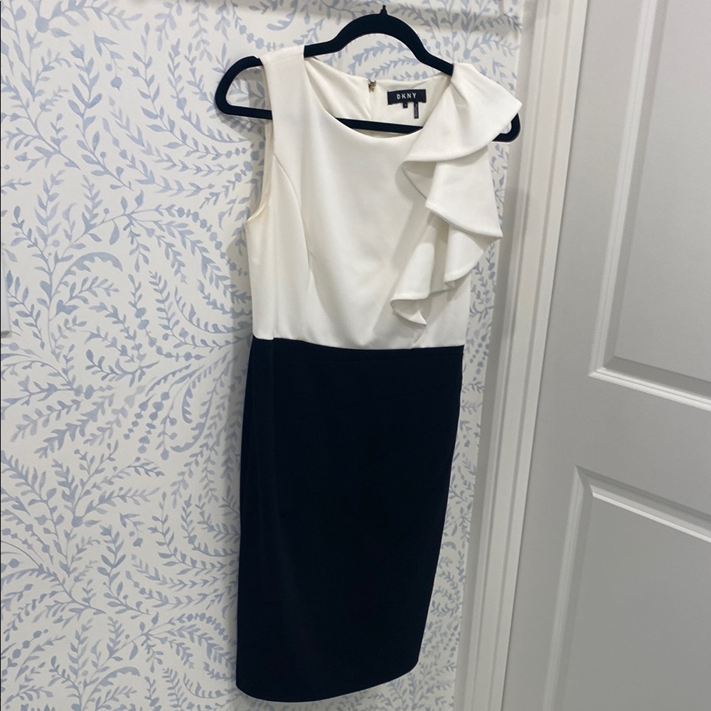 DKNY White and Black Knit Sheath Dress Sleeveless Crew Neck with Ruffle Accent